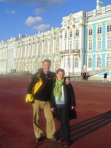 Anne-Laure and me in front of the Palace of Catherine the Great